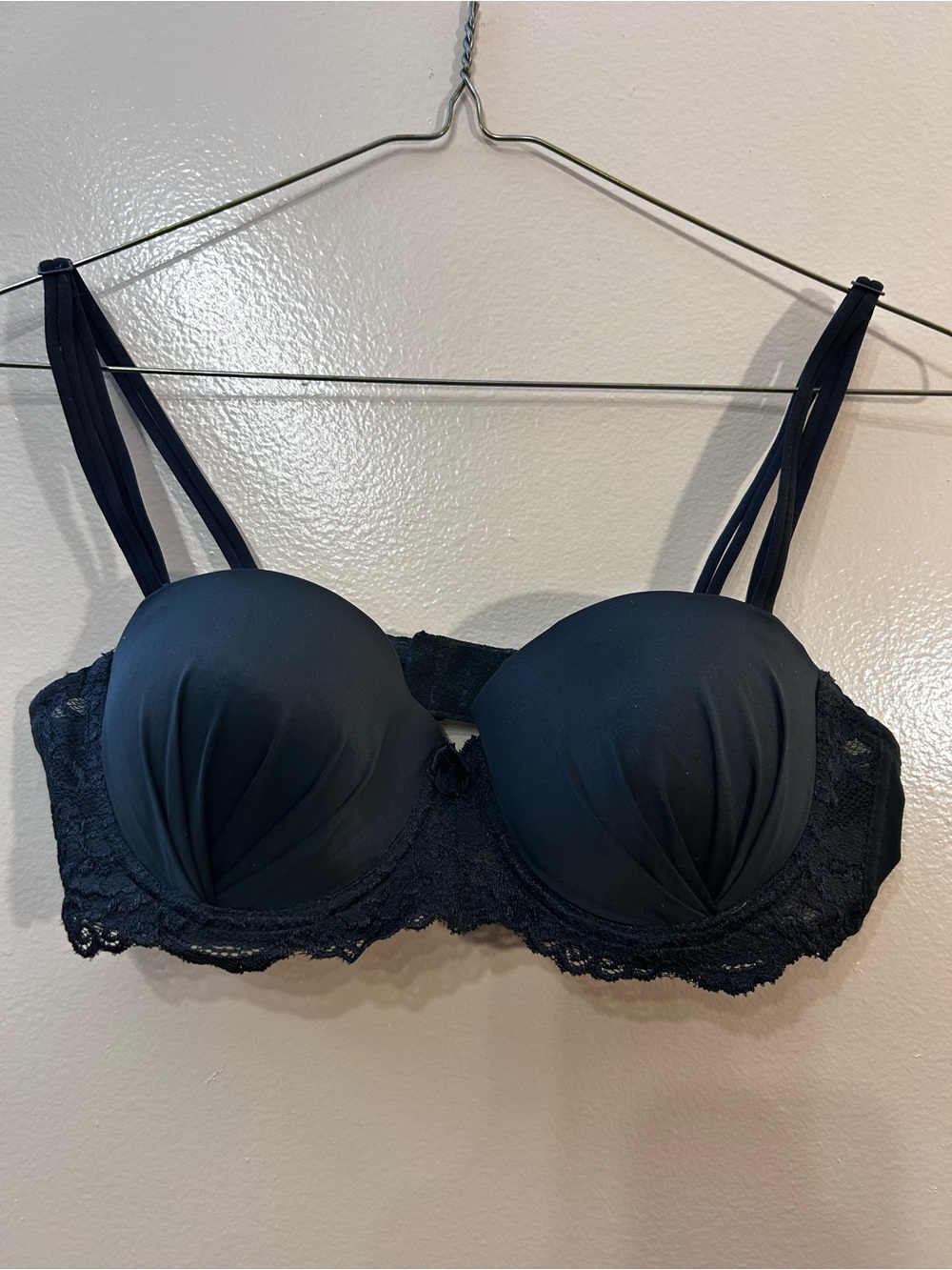 Lace-Trim Black Push-Up Bra with Double Straps